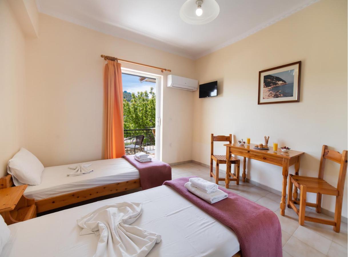 Tsoukaládhes Amarandos Studios With Swimming Pool By Imagine Lefkada מראה חיצוני תמונה
