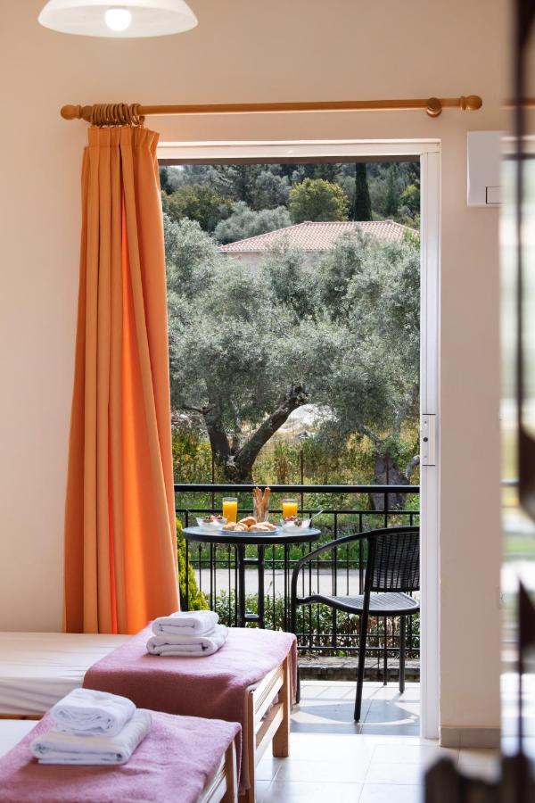 Tsoukaládhes Amarandos Studios With Swimming Pool By Imagine Lefkada מראה חיצוני תמונה