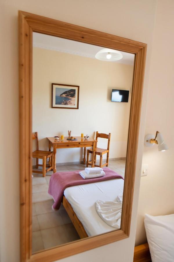 Tsoukaládhes Amarandos Studios With Swimming Pool By Imagine Lefkada מראה חיצוני תמונה