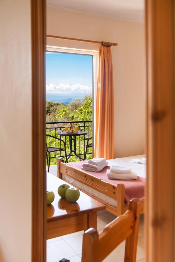 Tsoukaládhes Amarandos Studios With Swimming Pool By Imagine Lefkada מראה חיצוני תמונה
